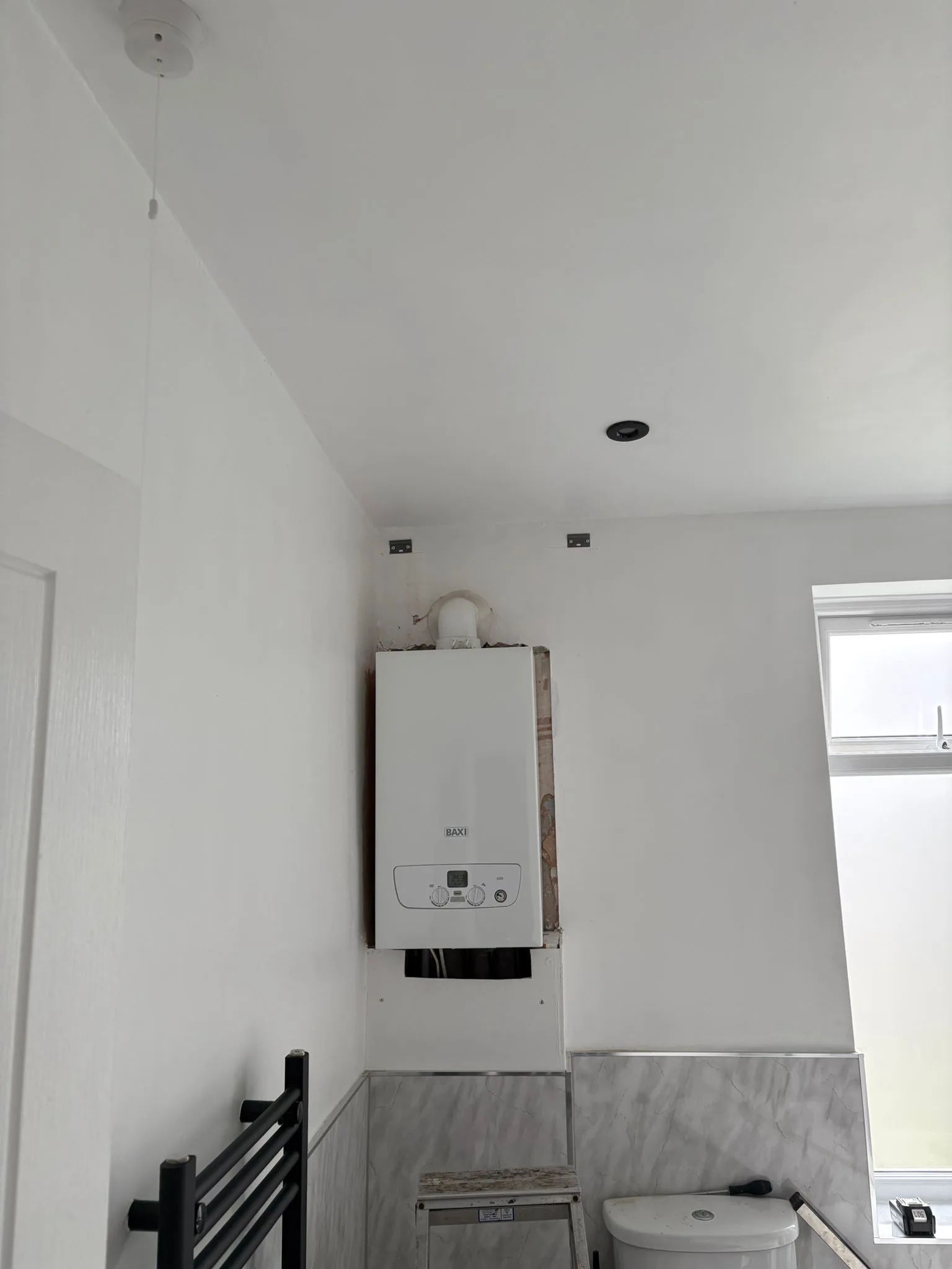 Bathroom plastering and tiling works by LDG Joinery LTD